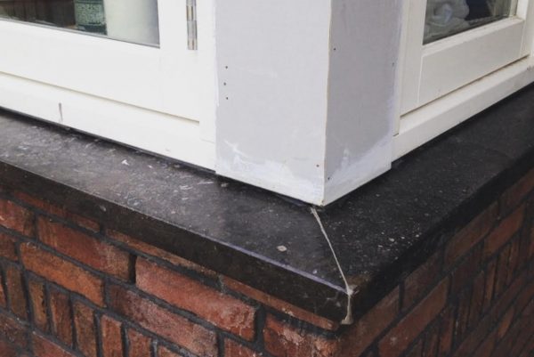 Hardsteen Raamdorpel 8 cm dik
